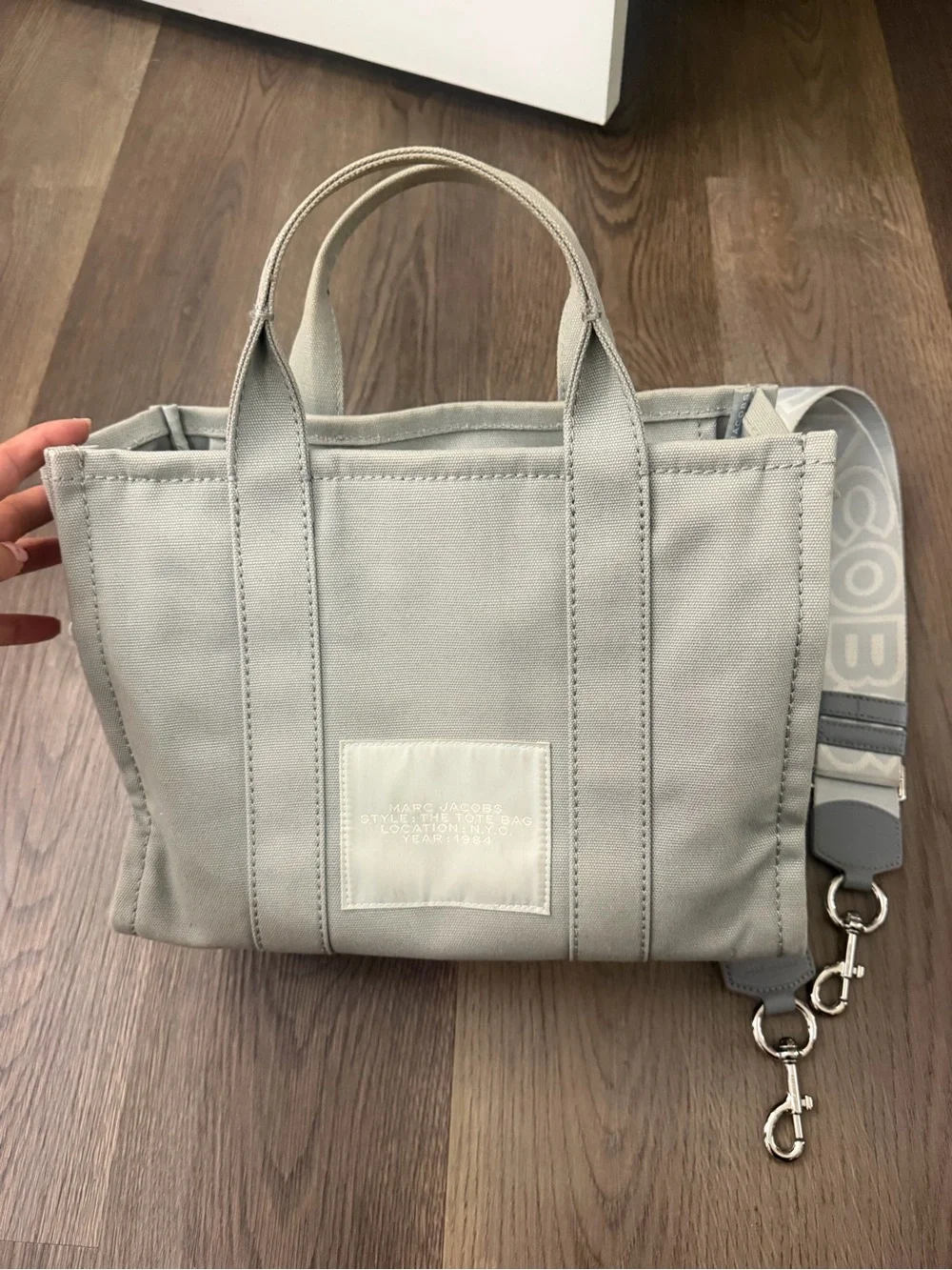 Marc Jacobs The Tote Bag in Light Gray with Removable Logo Strap